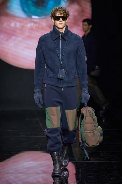 Look 43